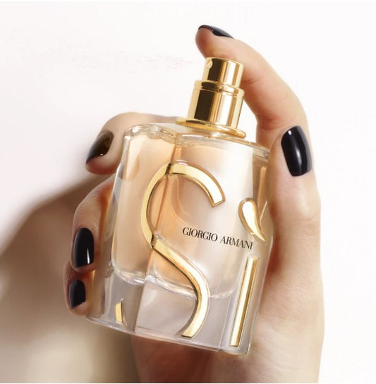 Giorgio Armani Si by Giorgio Armani for Women - 3.4 oz EDP Spray