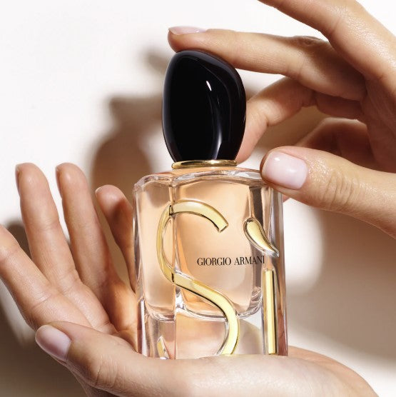 Armani Si by Giorgio Armani Eau De Parfum Spray 1.7 fl.oz.