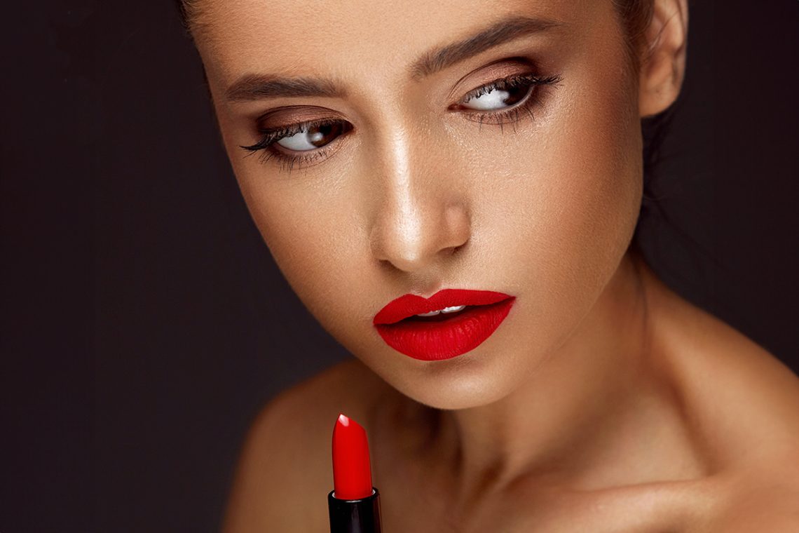 MAKEUP
